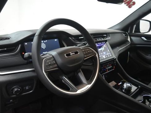 New 2025 Jeep Grand Cherokee L Laredo w/ Luxury Tech Group I image 11