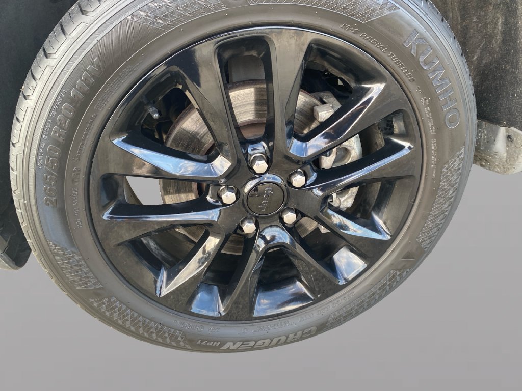 Used 2021 Jeep Grand Cherokee Laredo X AWD/4WD image 9