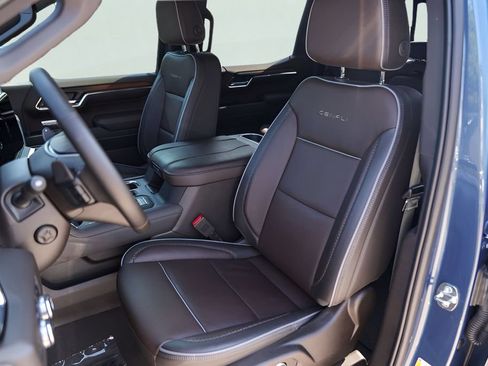 Used 2024 GMC Sierra 1500 Denali w/ Denali Reserve Package AWD/4WD image 9