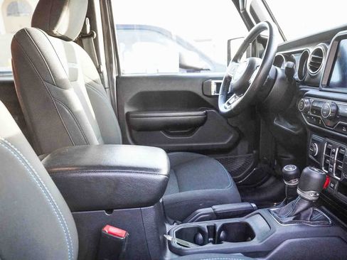 Used 2021 Jeep Wrangler Unlimited Rubicon 4xe AWD/4WD image 13