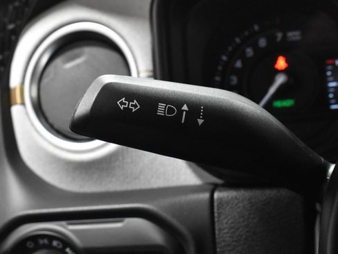 Used 2025 Jeep Wrangler Sahara image 11