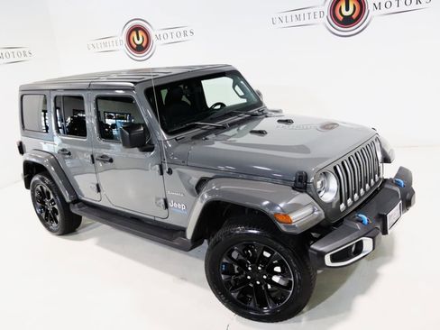 Used 2022 Jeep Wrangler Unlimited Sahara w/ Cold Weather Group image 91