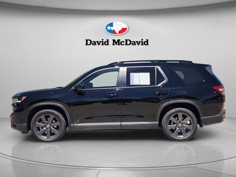 Certified 2025 Honda Pilot Sport image 2