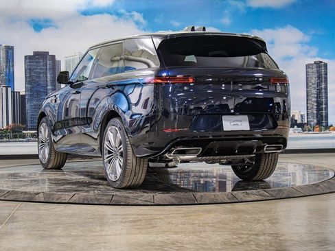 New 2026 Land Rover Range Rover Sport Dynamic SE image 9