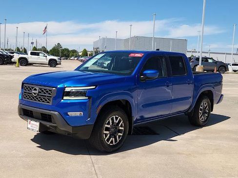 Certified 2024 Nissan Frontier SL w/ Technology Package RWD image 3