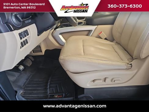 Used 2017 Nissan Titan SV image 16