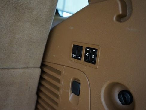 Used 2017 Cadillac Escalade Platinum image 61