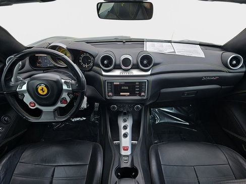 Used 2016 Ferrari California T image 9