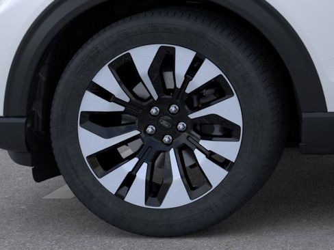 New 2026 Ford Explorer Platinum image 19