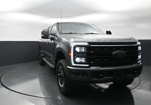 Used 2024 Ford F350 Lariat w/ Lariat Ultimate Package AWD/4WD image 5