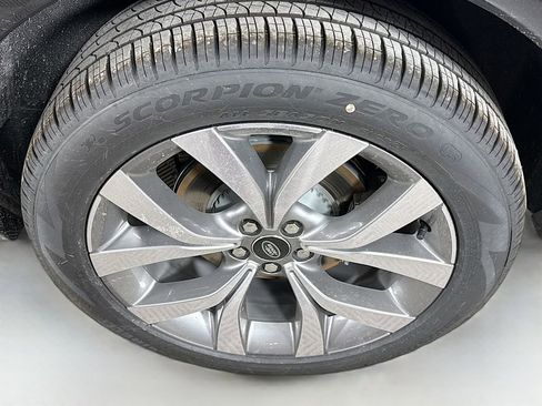 New 2026 Land Rover Discovery Sport Landmark AWD/4WD image 32
