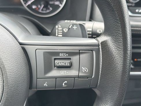 Used 2024 Nissan Rogue S AWD/4WD image 10