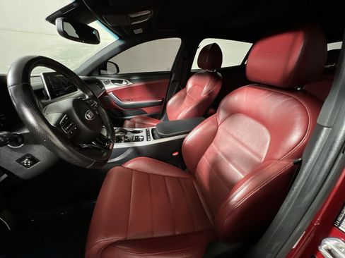 Used 2018 Kia Stinger GT2 image 13
