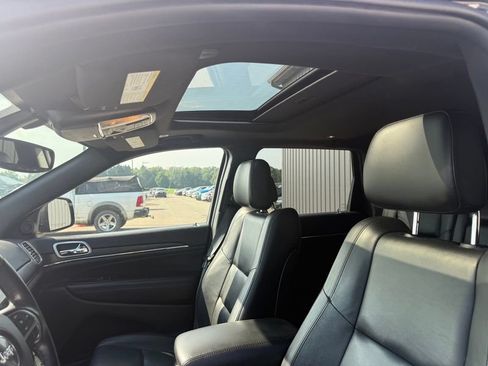 Used 2022 Jeep Grand Cherokee Limited AWD/4WD image 4