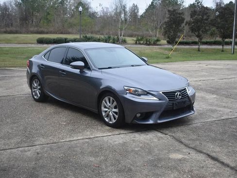 Used 2016 Lexus IS 200t image 2