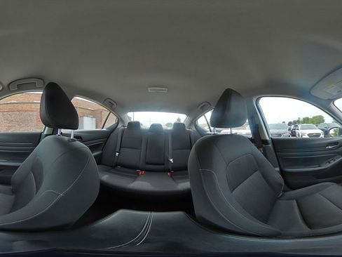 Used 2025 Nissan Altima 2.5 SV FWD image 42