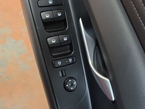 Certified 2025 Hyundai Elantra SEL image 24