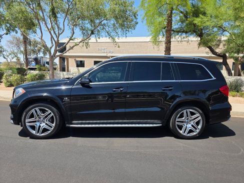 Used 2015 Mercedes-Benz GL 63 AMG 4MATIC image 5