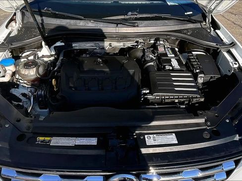 Used 2018 Volkswagen Tiguan SEL image 9