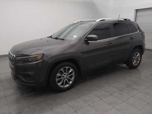 Used 2020 Jeep Cherokee Latitude Plus FWD image 2