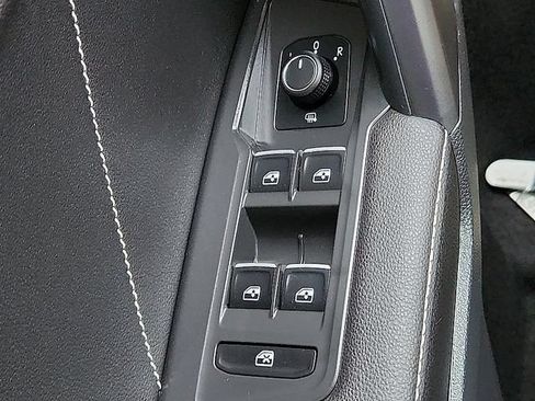 Used 2023 Volkswagen Tiguan SE R-Line FWD image 22