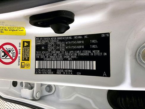 Used 2016 Toyota Highlander XLE image 26