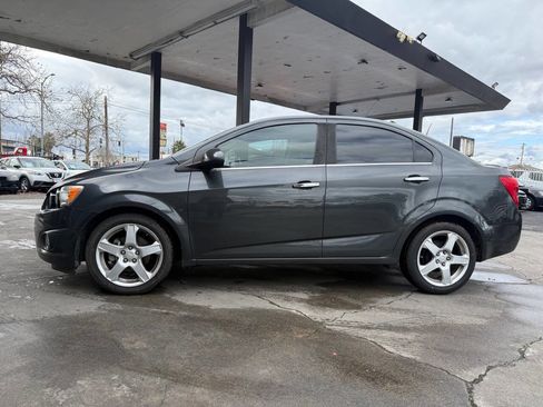 Used 2015 Chevrolet Cruze LT image 29