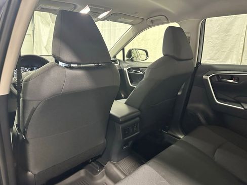 Used 2025 Toyota RAV4 XLE AWD/4WD image 47
