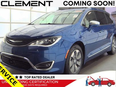 Used 2019 Chrysler Pacifica Limited w/ Advanced Safetytec Group