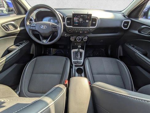 Used 2024 Hyundai Venue Limited image 22