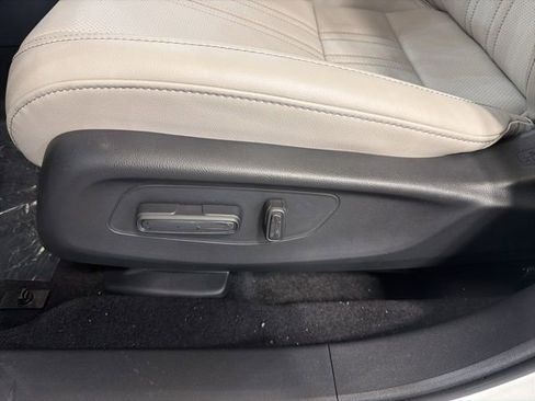 New 2026 Honda HR-V EX-L image 17