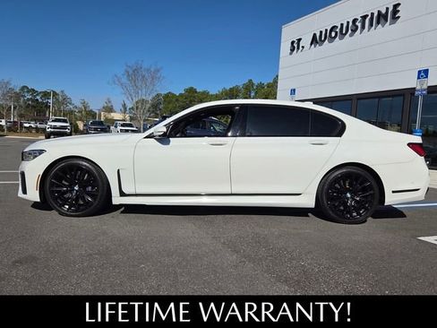 Used 2021 BMW 750i xDrive w/ Executive Package image 3