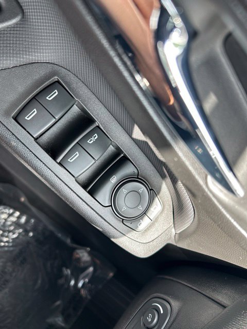 Used 2022 Chevrolet Equinox RS w/ RS Leather Package AWD/4WD image 25