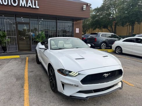 Used 2020 Ford Mustang Premium RWD image 3