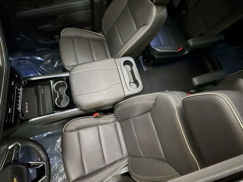 Used 2025 Chevrolet Tahoe Premier image 25