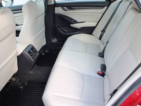 Used 2020 Honda Accord Touring image 23
