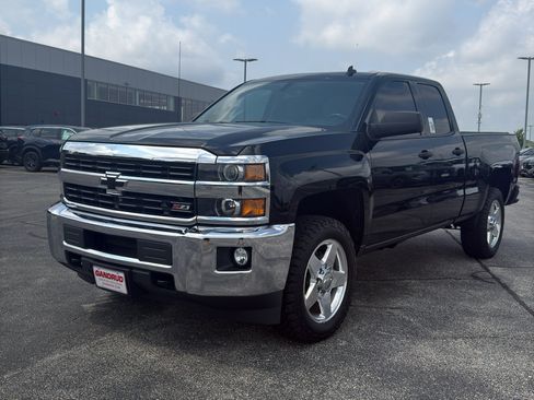 Used 2015 Chevrolet Silverado 2500 LT w/ LT Convenience Package AWD/4WD image 2