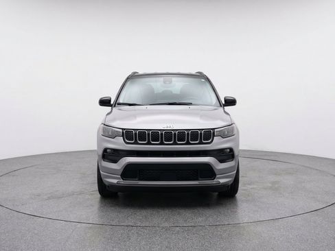 Used 2025 Jeep Compass Limited AWD/4WD image 2