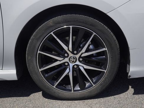 Used 2024 Toyota Camry SE FWD image 4