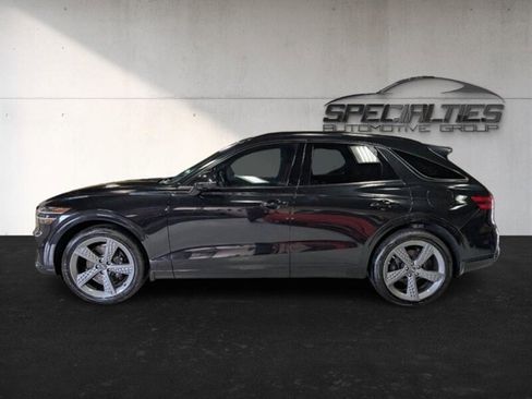 Used 2023 Genesis GV70 2.5T w/ Sport Prestige Package image 8