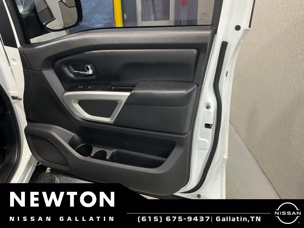 Used 2019 Nissan Titan SV w/ SV Convenience Package RWD image 38