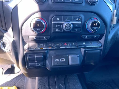 Used 2022 Chevrolet Silverado 1500 LT w/ Safety Package AWD/4WD image 19