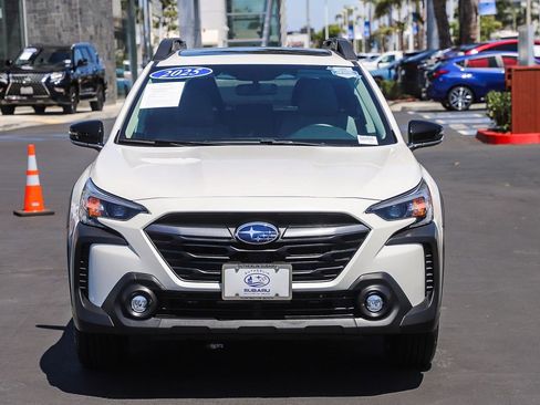 Certified 2025 Subaru Outback Premium AWD/4WD image 2