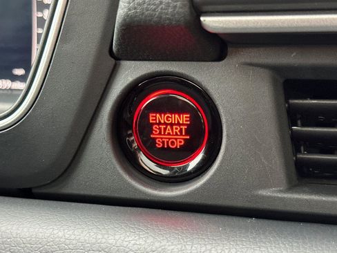 Certified 2025 Honda Pilot Elite image 24