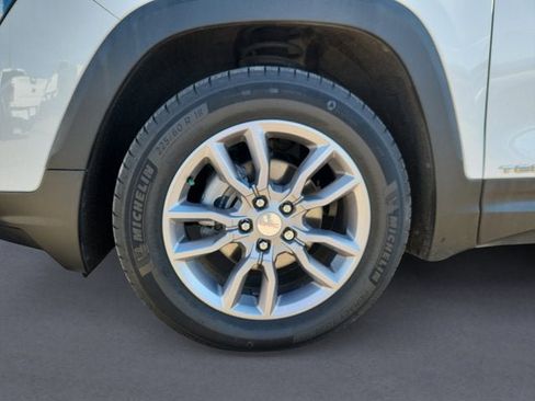 Used 2024 GMC Terrain SLT image 14