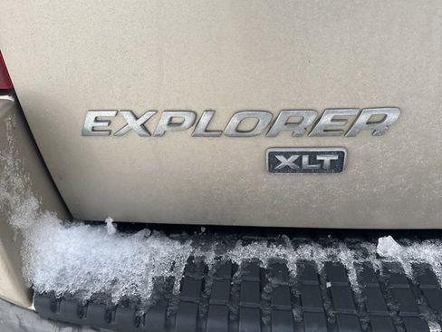 Used 2003 Ford Explorer XLT image 20