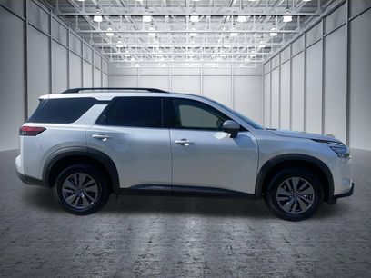 Certified 2025 Nissan Pathfinder SV