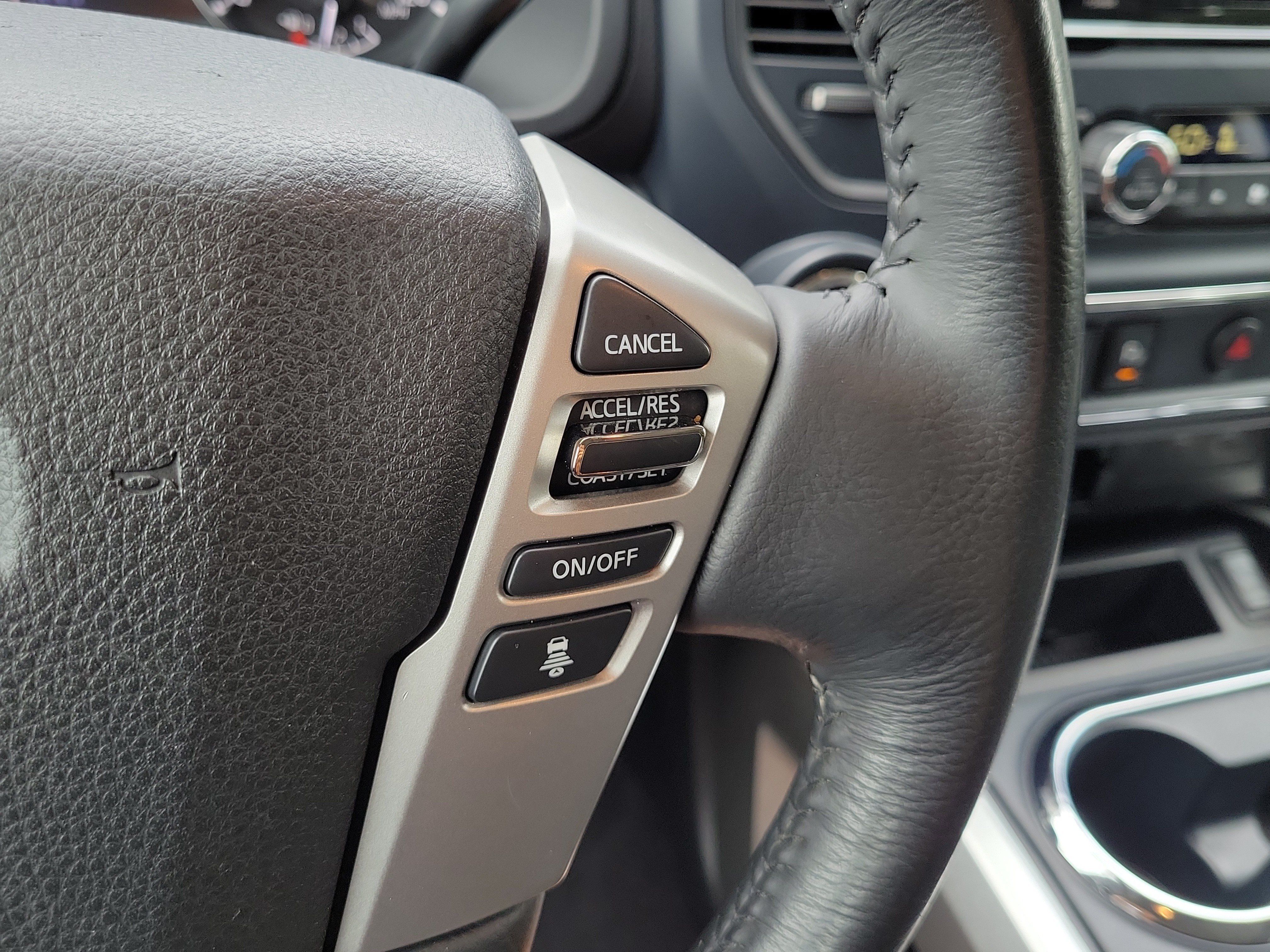 Used 2023 Nissan Titan SV w/ SV Convenience Package RWD image 23