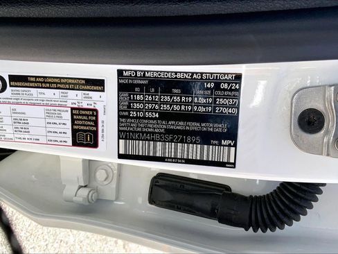 Used 2025 Mercedes-Benz GLC 300 4MATIC image 33