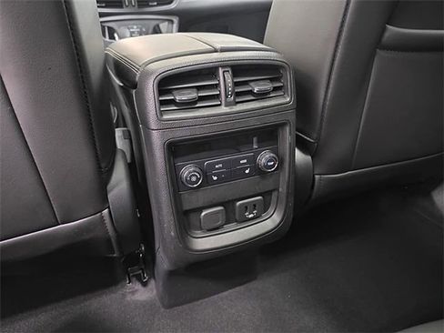Used 2019 Buick Envision Essence FWD image 37